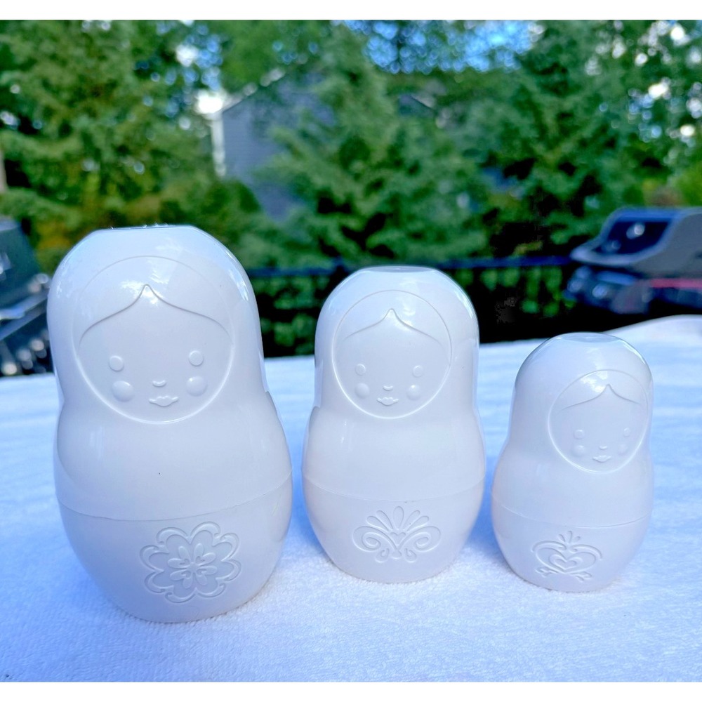 Fred M-Cups Russian Doll Matryoshka Dry Measure Measuring Cup Nesting Set White